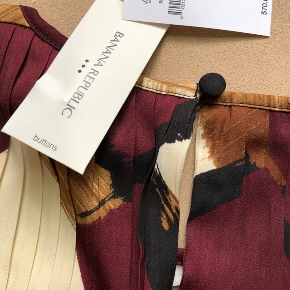 Banana Republic Women Pleated Sleeveless Crew Neck Lined  Double Layered Top XS - Picture 3 of 3